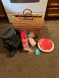 Large Wicker Picnic Basket, Beverage Cooler With Glasses, Solo Cups, Paper Plates