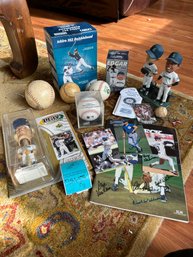 R1 Baseball Memorabilia.  Mariners Ichiro, Autographs As Pictured. Not Authenticated