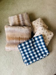 RM8 Throw Pillows Small And Large With Throw Blanket