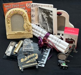 R4 Miscellaneous Piano Themed Frames And Other Decorative Items