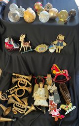 R6 Christmas Ornaments Including 1930s Angel Tree Topper And Some Vintage Ornaments. Please See Photos.