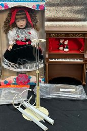 R4 Magical Holiday Piano Self Playing With Twirling Mice Stage Lights Up And Victorian Rose Special Edition Ge