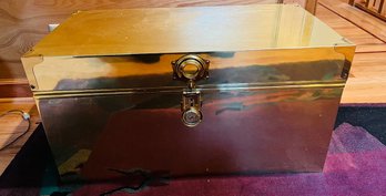 RM6 1970'S Large Dresher Brass & Cedar Wood Trunk Vintage With Key