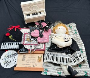 R4 Piano Wind Chime, Fly Swatter Decorative Sleeve, Wall Decor, Hooks, And A Vintage Doll