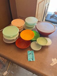 Vintage - Tupperware Cereal Bowls Some With Lids, Tupperware Snack Bowls With Lids