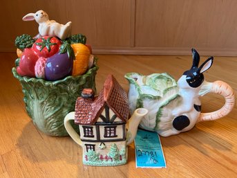R3 Decorative Teapots And Harry And David Cookie Jar