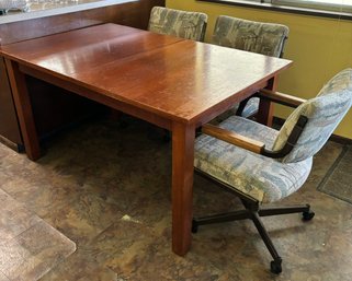 R1 Dining Table With Three Rolling Chairs