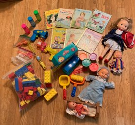 Little Golden Books, Duplos, My Friend Doll, Bubbles And Accessories, Dolls, Playdoh And Accessories