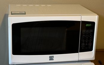 R7 Kenmore Microwave, Worked At Time Of Lotting, Located Down Stairs