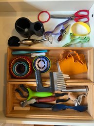 R8 Two Drawers Of Kitchen Utensils.  Oxo Mandolin, Wine Screws, Tongs, Rolling Pins, Masher, Microplane