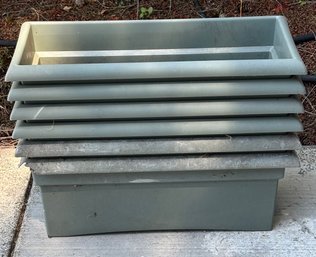 R00 Set Of Six Rectangular Raised Planters