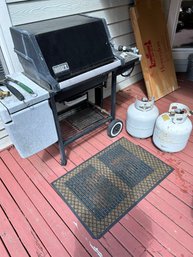 R00 Weber Grill, Grill Scrub, Skewer, Two Full Propane Tanks, Two Cook Grates, Hose Connection