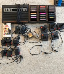 R7 Atari 2600, Five Joystick Controllers, Five Spinning Controllers, Two Keyboard Controllers, 19 Games