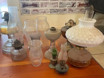 Rm3 Collection Of Hurricane Lamps With And Without  Lids, Some Lids On Their Own