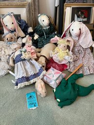 Decorative Fabric Rabbits, Bears, Dog, And Stuffed Frog