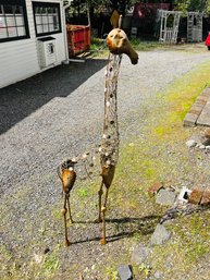 R00 Garden Yard Art Corn Stalks And Giraffe