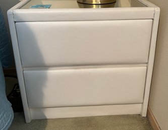 Rm6 Two 2-drawer Nightstands With Mirror Top