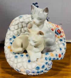 Lladro Cats On A Couch Figurine In Open Box