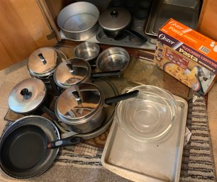 Rm 7 - Pyrex Glass Bowls, Pyrex Glass Baking Pan, Assorted Pans, Assorted Pots, Assorted Baking Pans
