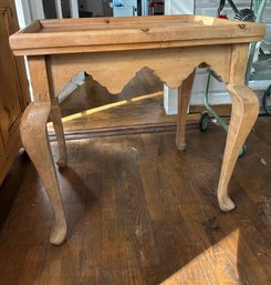 R1 Queen Anne Style Tea Table