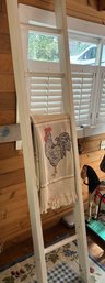 R1 Decorative Ladder To Include Rooster Throw