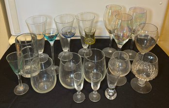 R2 Glassware Lot To Include Wine Glasses, Martini Glasses, Shot Glasses And More! Some Appearing To Be Crystal