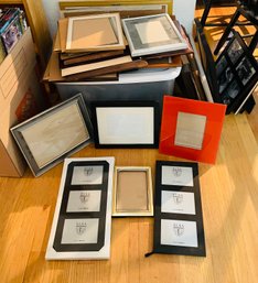 R5 Collection Of Picture Frames In Various Sizes
