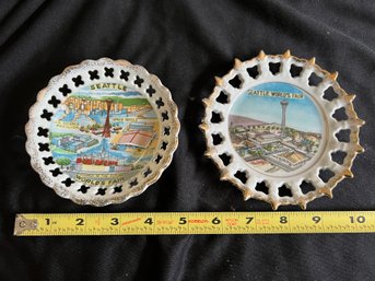 R1  Souvenir Seattle Worlds Fair Plates,  Sea Lion Caves Souvenir Plate