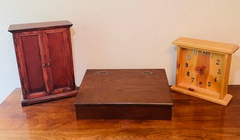 R4 Two Small Wood Decorative Storage Units And A Clock