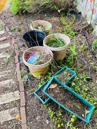 R00 Lot Of Six Plant Pots Garden Yard