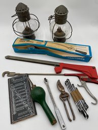 R4 Vintage Craftsman Tools, Kerosine Lamps, Plomb Weed Tool