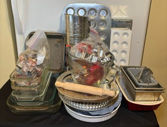 R2 Large Baking Ware Lot To Include Brands Such As Pyrex, Corning Ware, Goodcook, And More!