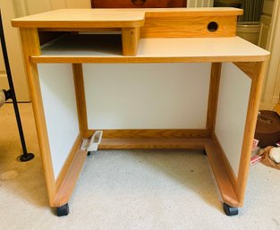 R4 Small Sewing Table On Wheels