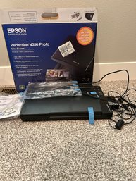 R10 Epson Perfection V330 Photo Color Scanner