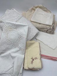 R4 Table Linens