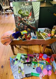 R1 Avengers Artwork, Chapter Books, Notebooks, Small Toys, Ribbon, A Fan, Stuffed Animals