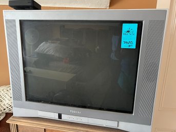 R6 Circa 2004 Toshiba Television - Works At Time Of Lotting