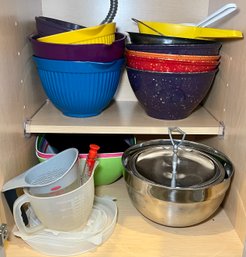 R5 Mixing Bowls, Strainers, And Measuring Cups