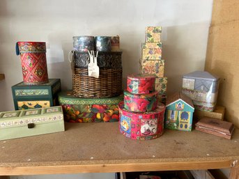 R0 Lot Of Decorative Boxes In Various Sizes And Patterns, Set Of Zoo Animals