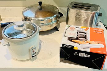 R5 12in Farberware Electric Frying Pan, Zojirushi Rice Cooker M, CalHalon Toaster, Mini Corndog Maker