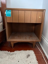 #1 Kroehler Nightstand/side Table Mid Century Style 24in X  20.75in X  15in. Part Of Set With Dresser And