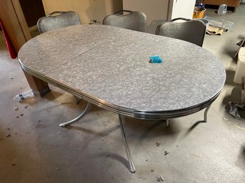 R10 Virtue Bros. Mfg. Co. Vintage Formica And Chrome Table With Leaf And Three Chairs
