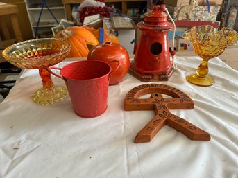 R0 Red Lighthouse Birdhouse, Two Yellow Cups, Orange Vase With Damage, Red Bucket, Decorative Wall Ornament