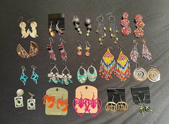 R2 Variety Of Costume Jewelry To Include 19 Pairs Of Earings