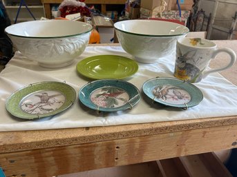 R0 Two Antica Forance Bowls, Three Display Bird Plates, Green Dinner Dish, Bunny Mug