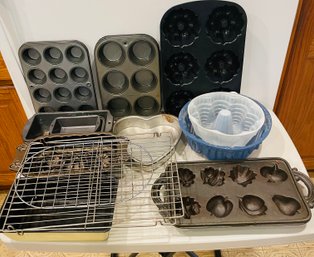 R2 Cast Iron Decorative Baking Pan, Mini Bundt Tin, Muffin Tins, Loaf Pans, Cooling Racks