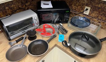 R4 Bella Toaster Oven, Mainstays Microwave, 2 Pyrex Casserole Dishes, 2 Glass 9 Pie Dishes, Drip Coffee