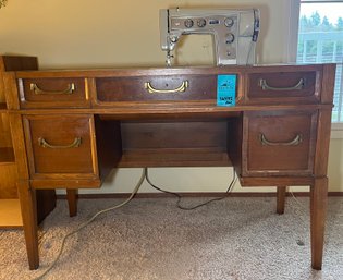 R6 Vintage Sears Kenmore Sewing Machine Model 158.900 In Table