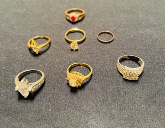 R2 Collection Of Costume Jewelry To Include 6 Rings And 1 Toe-ring Or Pinky Ring