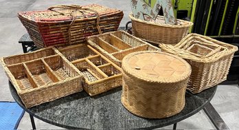 Lot Of Wicker Baskets, Trays Assorted Sizes And Designs